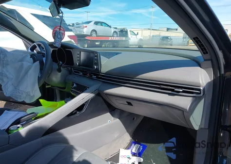 2021 Hyundai Elantra Sel z USA, uszkodzony, nr VIN 5NPLM4AG7MH039567